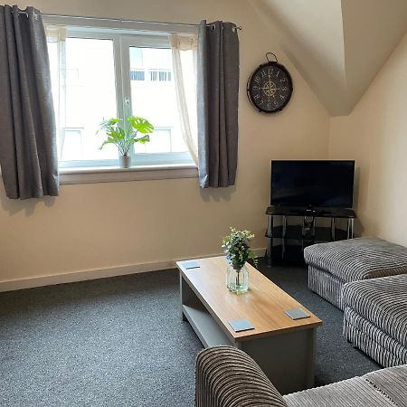 2 Bedroom Flat In Stornoway Town Centre Екстериор снимка