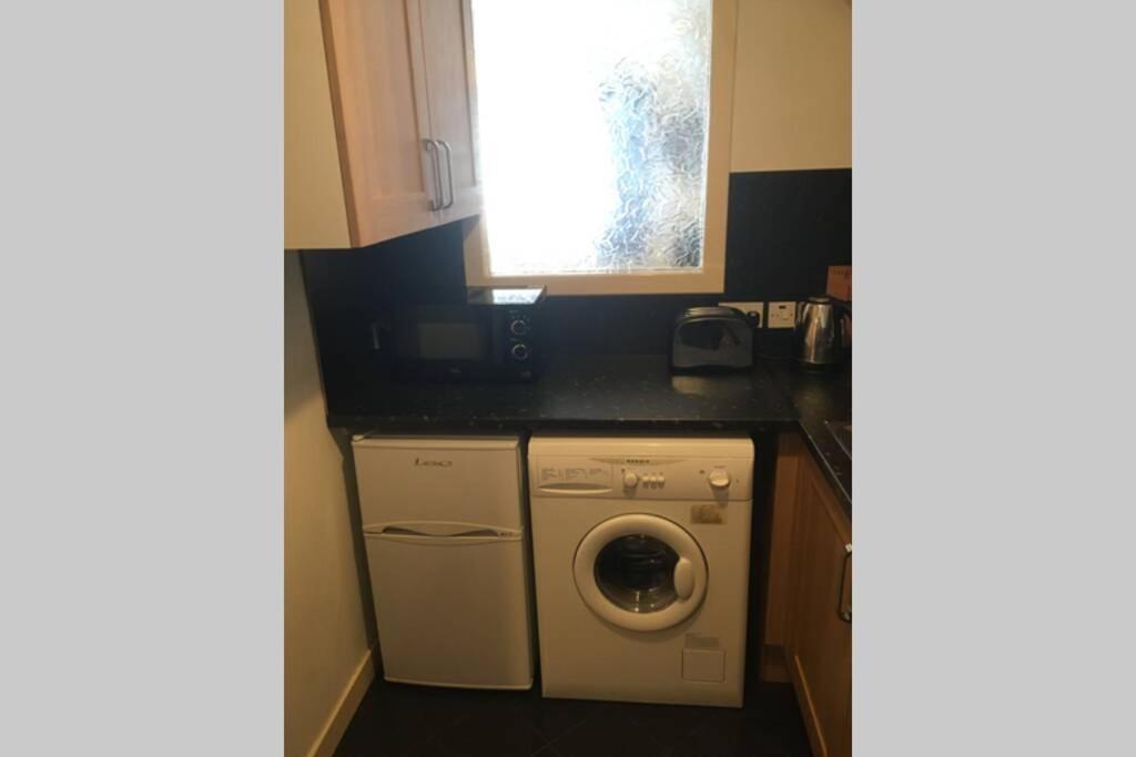 2 Bedroom Flat In Stornoway Town Centre Екстериор снимка