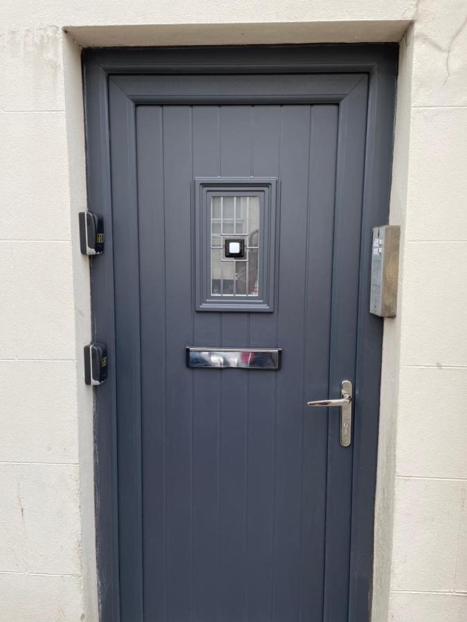 2 Bedroom Flat In Stornoway Town Centre Екстериор снимка