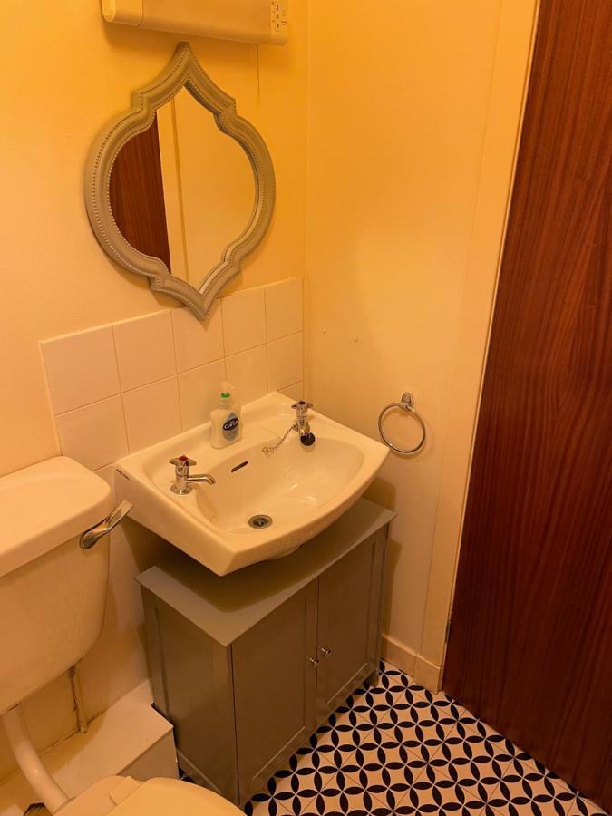 2 Bedroom Flat In Stornoway Town Centre Екстериор снимка